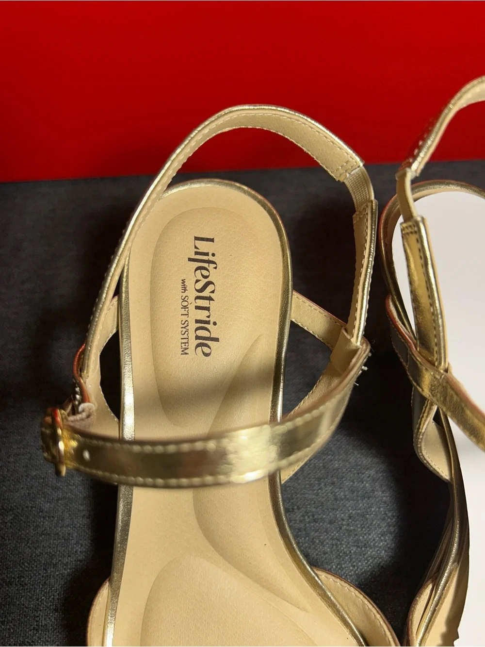 Life stride Gwendolyn Gold platform Dress Sandal heel size 9 W